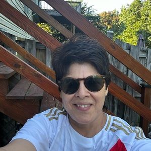 Meet your Posher, Maria del rosario